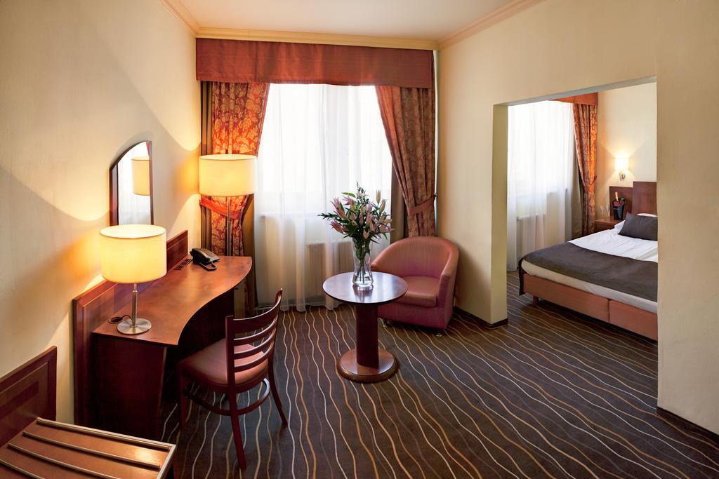 Luxury Family Hotel Bila Labut Πράγα Δωμάτιο φωτογραφία