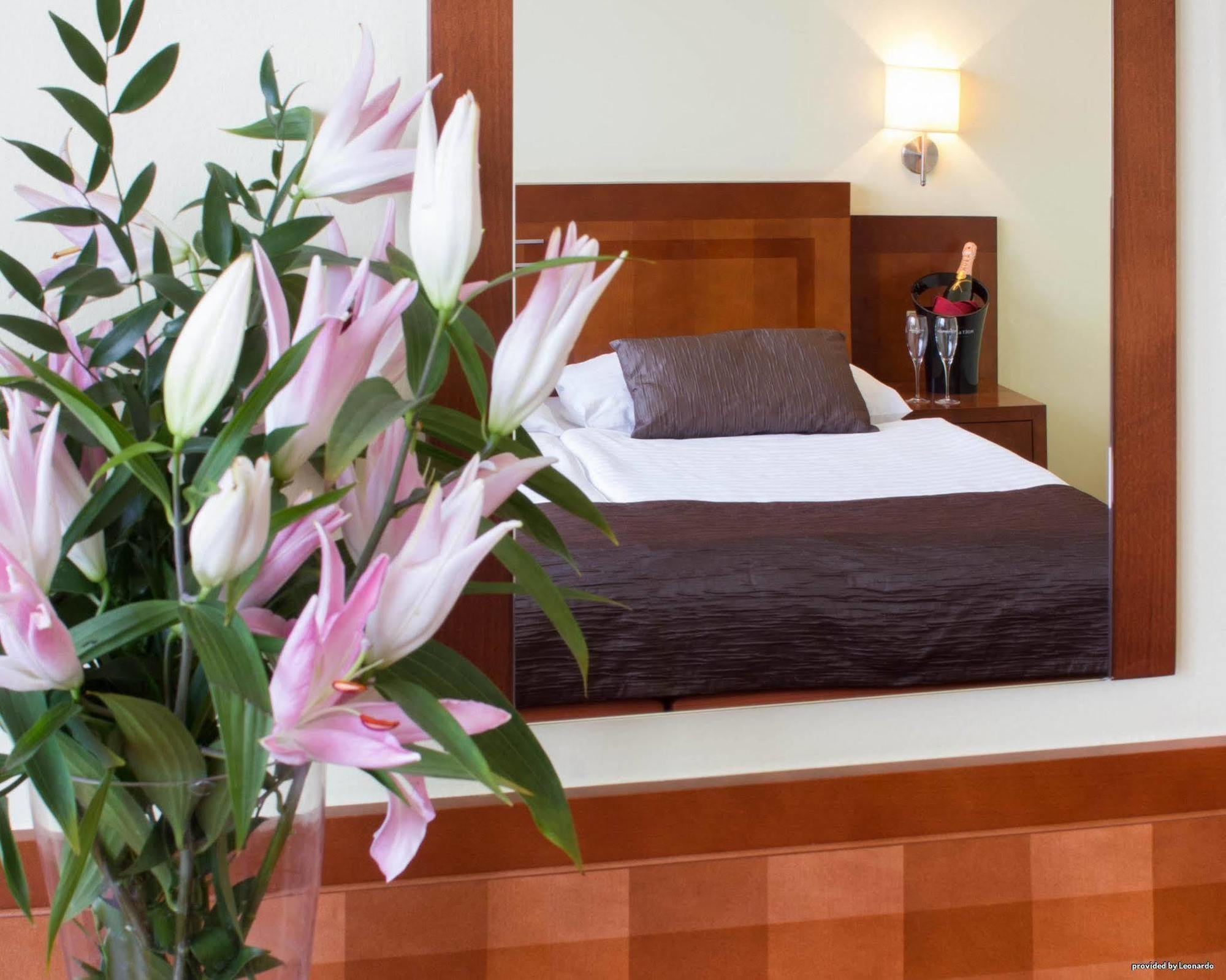 Luxury Family Hotel Bila Labut Πράγα Δωμάτιο φωτογραφία